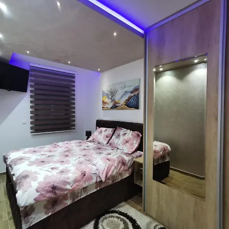 Avenija Apartament *